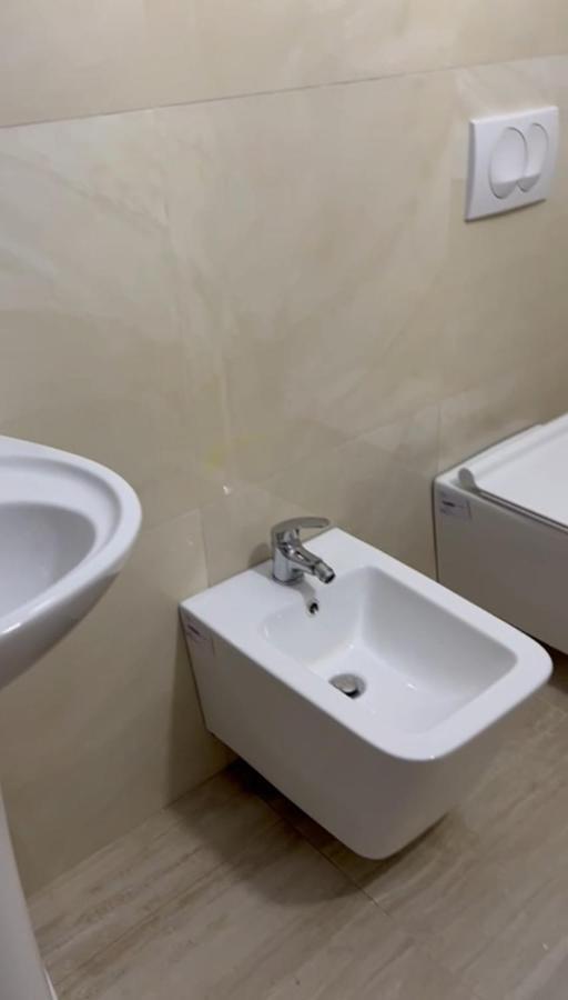 Guest House Andersoni Dhoma Plazhi Andersoni Shen Ded Gjoni Εξωτερικό φωτογραφία